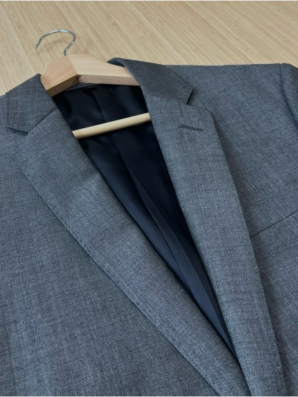 NWT J Crew Ludlow Charcoal Gray Two-Piece Suit Jacket & Trousers. Size 38R.